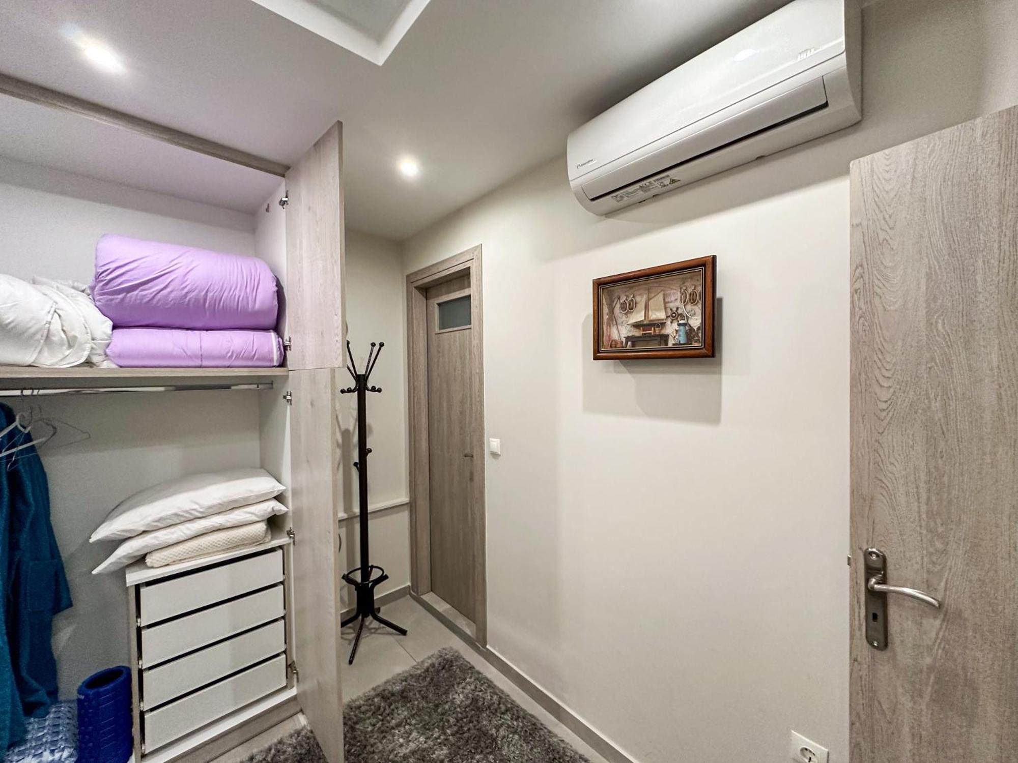 Contemporary & Spacious Renovated Apartment, Dt Syntagma, /Touristic Area Athen Eksteriør billede
